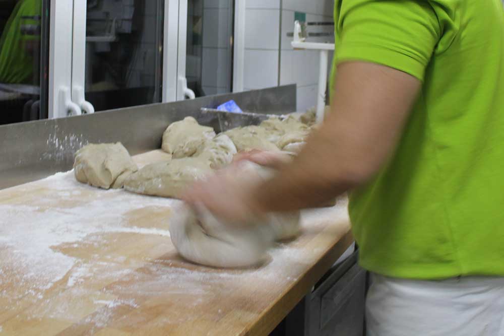 Bäckerei Fischerkeller Putzbrunn - Teige in Handarbeit